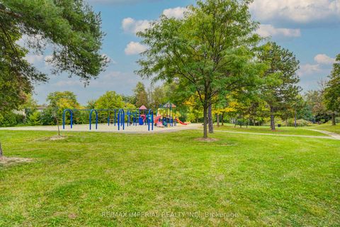 Photo 41 at 19 Penwick Crescent, North Richvale, Richmond Hill