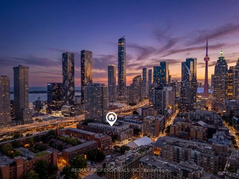 Photo 1 at 422 - 3 Market Street, Waterfront Communities C8, Toronto