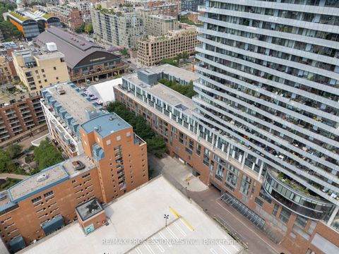 Photo 2 at 422 - 3 Market Street, Waterfront Communities C8, Toronto
