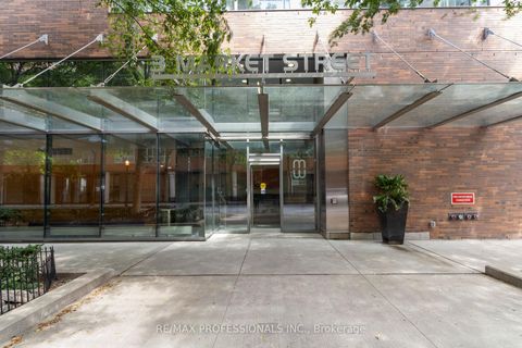 Photo 4 at 422 - 3 Market Street, Waterfront Communities C8, Toronto