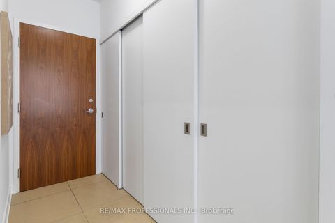 Photo 7 at 422 - 3 Market Street, Waterfront Communities C8, Toronto