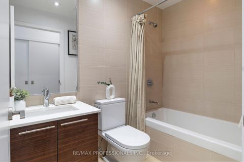 Photo 8 at 422 - 3 Market Street, Waterfront Communities C8, Toronto