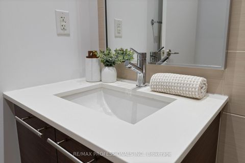 Photo 9 at 422 - 3 Market Street, Waterfront Communities C8, Toronto