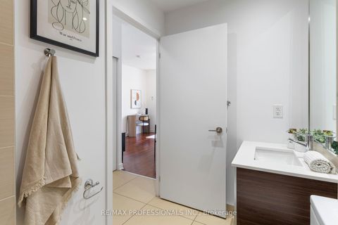 Photo 10 at 422 - 3 Market Street, Waterfront Communities C8, Toronto