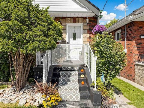 Photo 3 at 248 Westwood Avenue, East York, Toronto