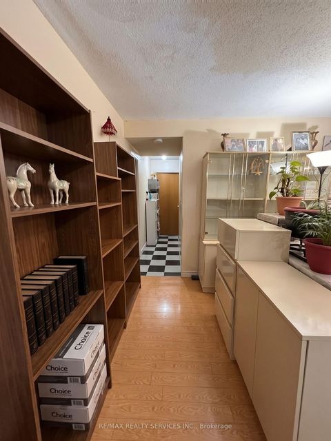 Photo 3 at 501 - 60 Stevenson Road, Jamestown, Toronto