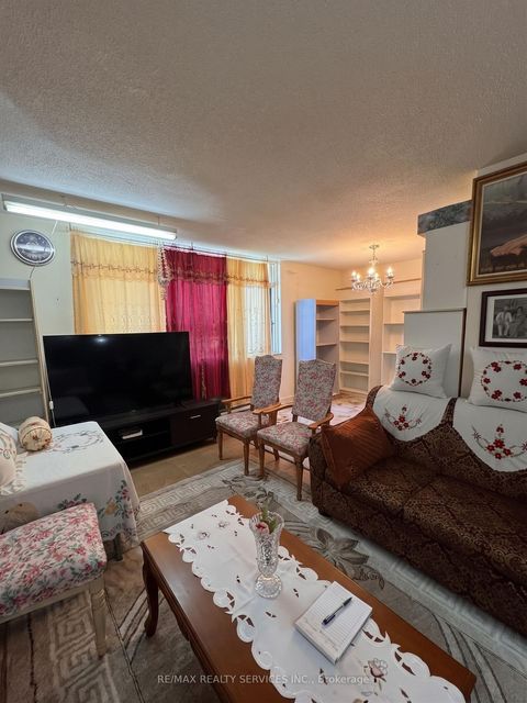 Photo 5 at 501 - 60 Stevenson Road, Jamestown, Toronto