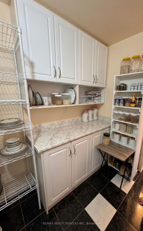 Photo 7 at 501 - 60 Stevenson Road, Jamestown, Toronto