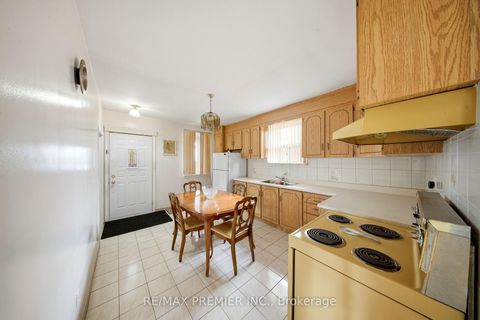 Photo 3 at 1 Mayo Drive, Rustic, Toronto