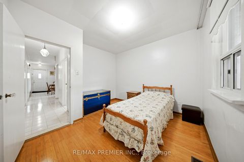 Photo 11 at 1 Mayo Drive, Rustic, Toronto