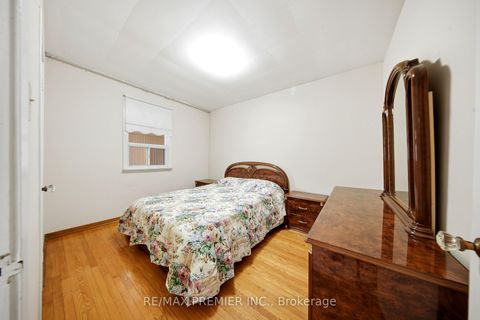 Photo 12 at 1 Mayo Drive, Rustic, Toronto