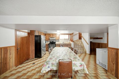 Photo 16 at 1 Mayo Drive, Rustic, Toronto