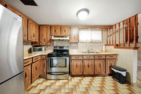 Photo 17 at 1 Mayo Drive, Rustic, Toronto