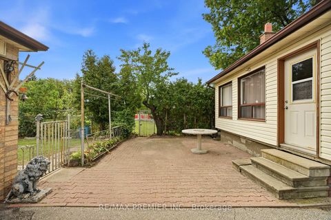 Photo 25 at 1 Mayo Drive, Rustic, Toronto