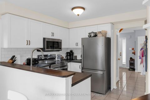 Photo 8 at 73 Brown Street, Holly, Barrie