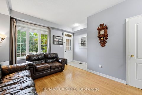 Photo 3 at 5 Parrotta Drive, Pelmo Park W5, Toronto