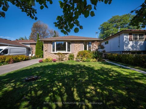 Photo 1 at 46 Manorglen Crescent, Malvern West, Toronto