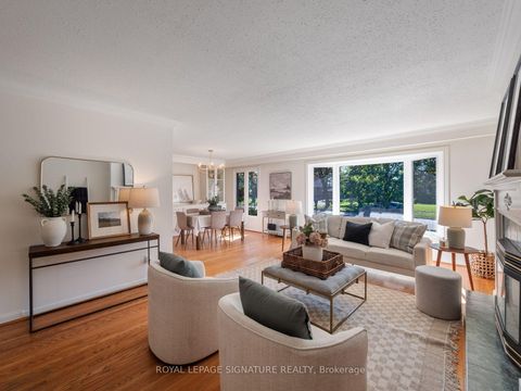 Photo 2 at 46 Manorglen Crescent, Malvern West, Toronto