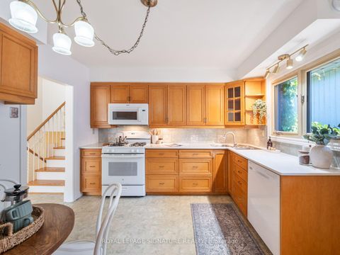 Photo 10 at 46 Manorglen Crescent, Malvern West, Toronto