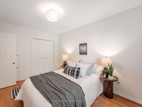 Photo 24 at 46 Manorglen Crescent, Malvern West, Toronto