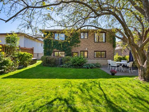 Photo 31 at 46 Manorglen Crescent, Malvern West, Toronto