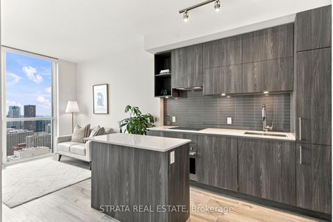 Photo 4 at 4610 - 1 Yorkville Ave Avenue, Annex, Toronto