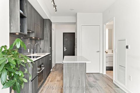 Photo 6 at 4610 - 1 Yorkville Ave Avenue, Annex, Toronto
