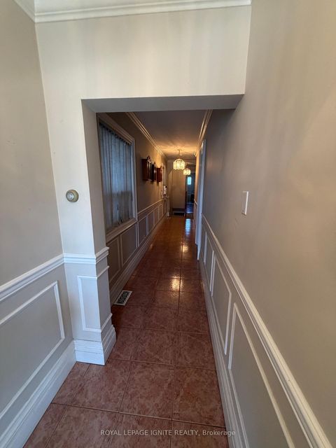 Photo 12 at 40 Avon Avenue, Smythe, Toronto