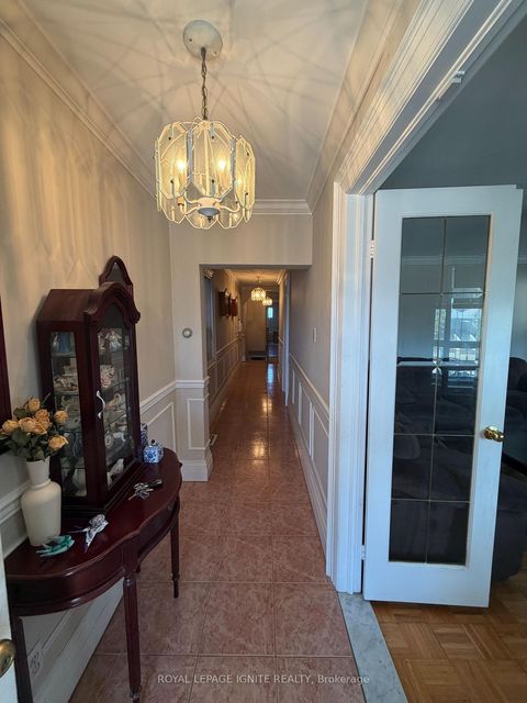Photo 13 at 40 Avon Avenue, Smythe, Toronto
