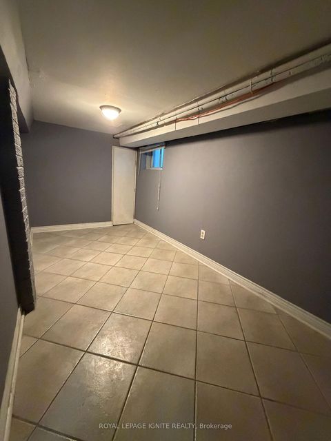 Photo 21 at 40 Avon Avenue, Smythe, Toronto