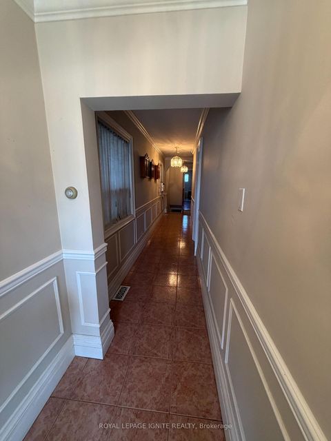 Photo 23 at 40 Avon Avenue, Smythe, Toronto