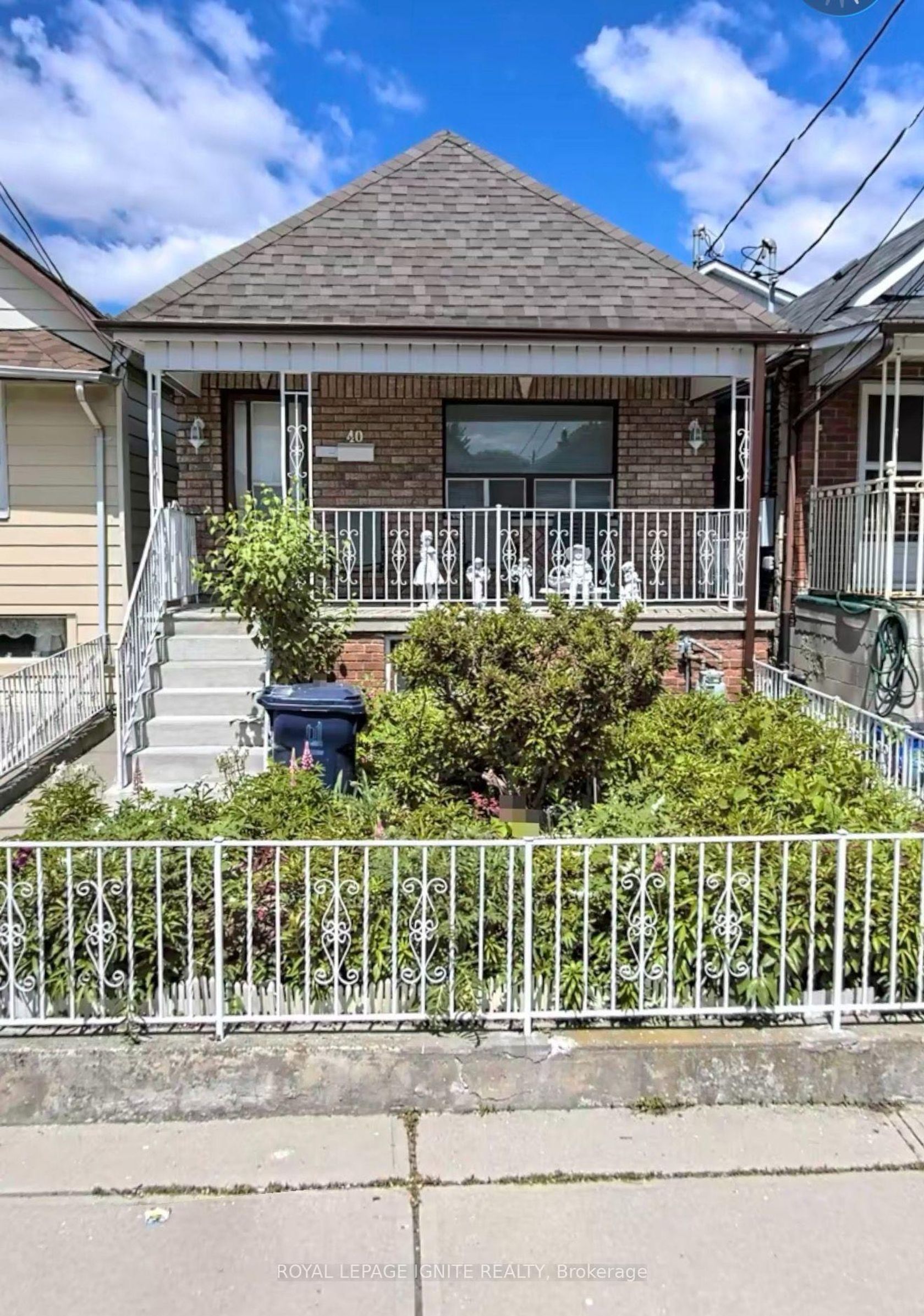 40 Avon Avenue, Smythe, Toronto 