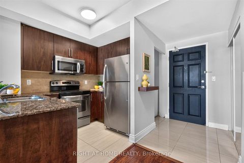 Photo 5 at 504 - 650 Mount Pleasant Road, Mount Pleasant West, Toronto