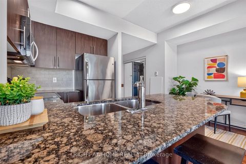 Photo 9 at 504 - 650 Mount Pleasant Road, Mount Pleasant West, Toronto