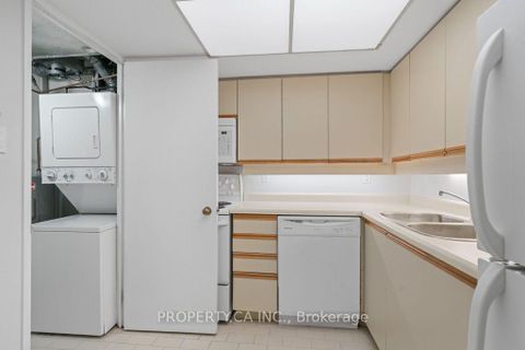 Photo 5 at 608 - 65 Scadding Avenue, Waterfront Communities C8, Toronto