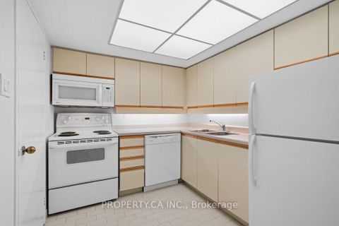 Photo 7 at 608 - 65 Scadding Avenue, Waterfront Communities C8, Toronto