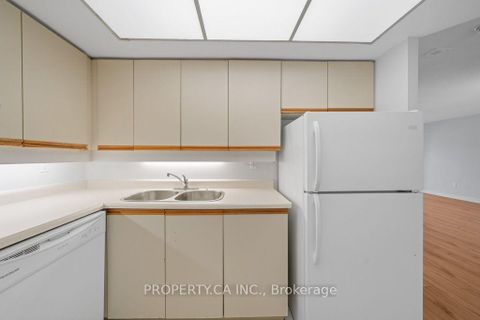 Photo 8 at 608 - 65 Scadding Avenue, Waterfront Communities C8, Toronto