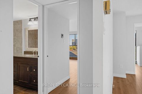 Photo 14 at 608 - 65 Scadding Avenue, Waterfront Communities C8, Toronto