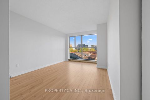 Photo 16 at 608 - 65 Scadding Avenue, Waterfront Communities C8, Toronto