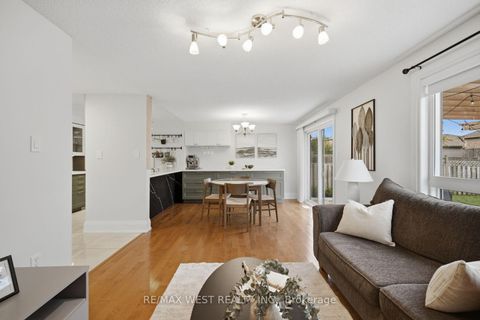 Photo 4 at 11 Ambler Bay, Georgian Drive, Barrie