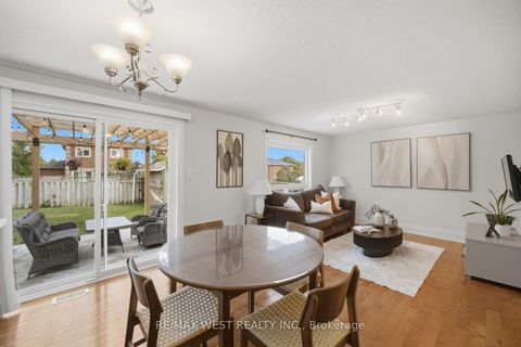 Photo 9 at 11 Ambler Bay, Georgian Drive, Barrie
