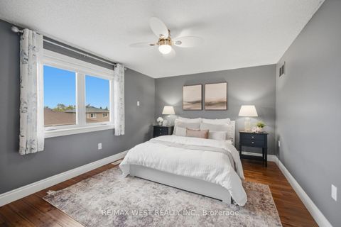 Photo 15 at 11 Ambler Bay, Georgian Drive, Barrie