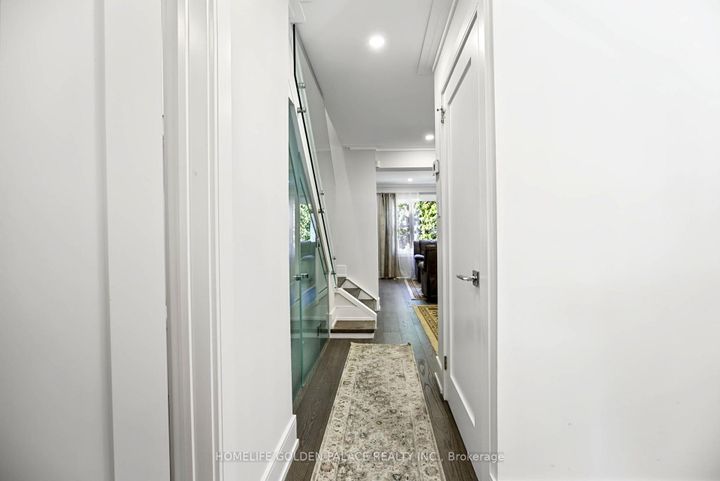 Photo 3 at 8 Red Maple Court, Bayview Village, Toronto