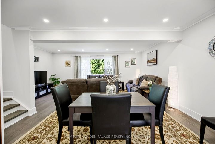 Photo 5 at 8 Red Maple Court, Bayview Village, Toronto