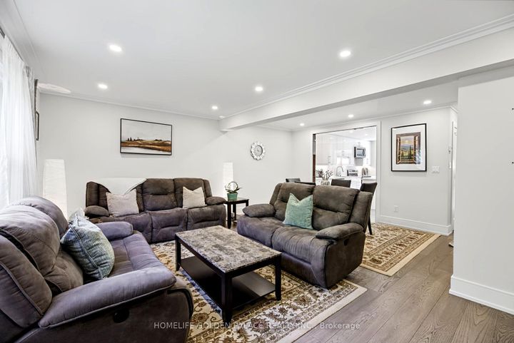 Photo 9 at 8 Red Maple Court, Bayview Village, Toronto