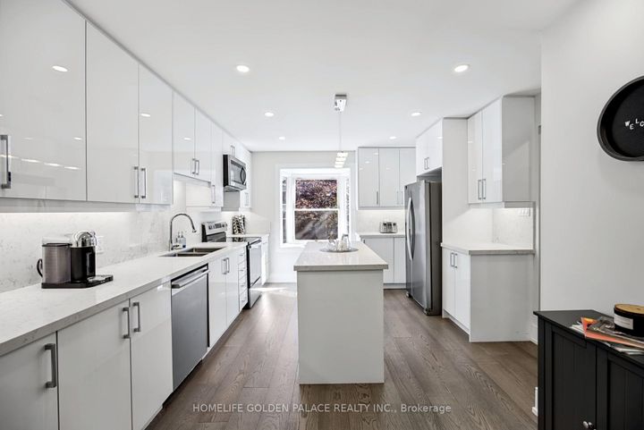 Photo 13 at 8 Red Maple Court, Bayview Village, Toronto
