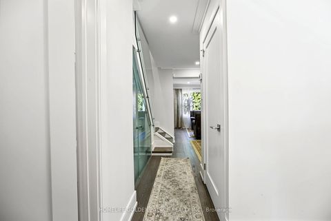 Photo 3 at 8 Red Maple Court, Bayview Village, Toronto