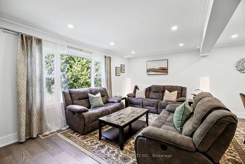 Photo 8 at 8 Red Maple Court, Bayview Village, Toronto