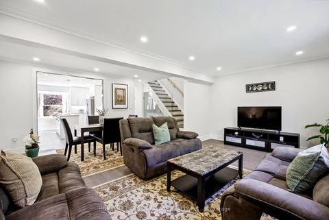 Photo 10 at 8 Red Maple Court, Bayview Village, Toronto