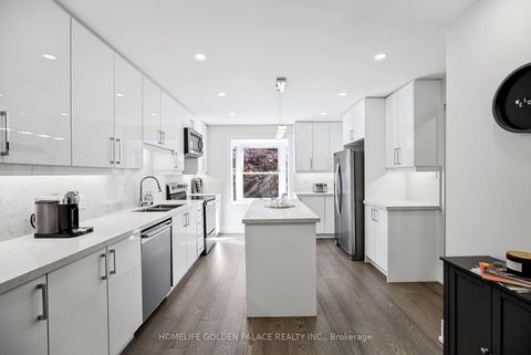 Photo 13 at 8 Red Maple Court, Bayview Village, Toronto